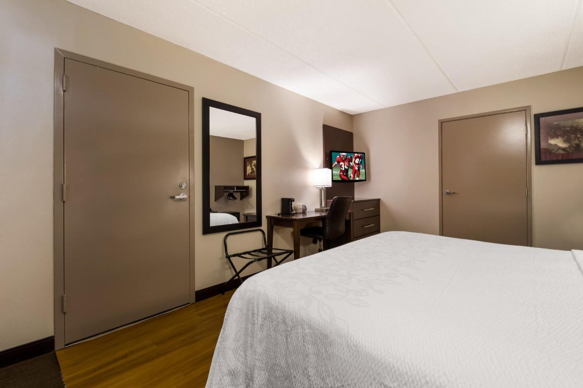 Red Roof Inn Plus+ Nashville Airport Bagian luar foto