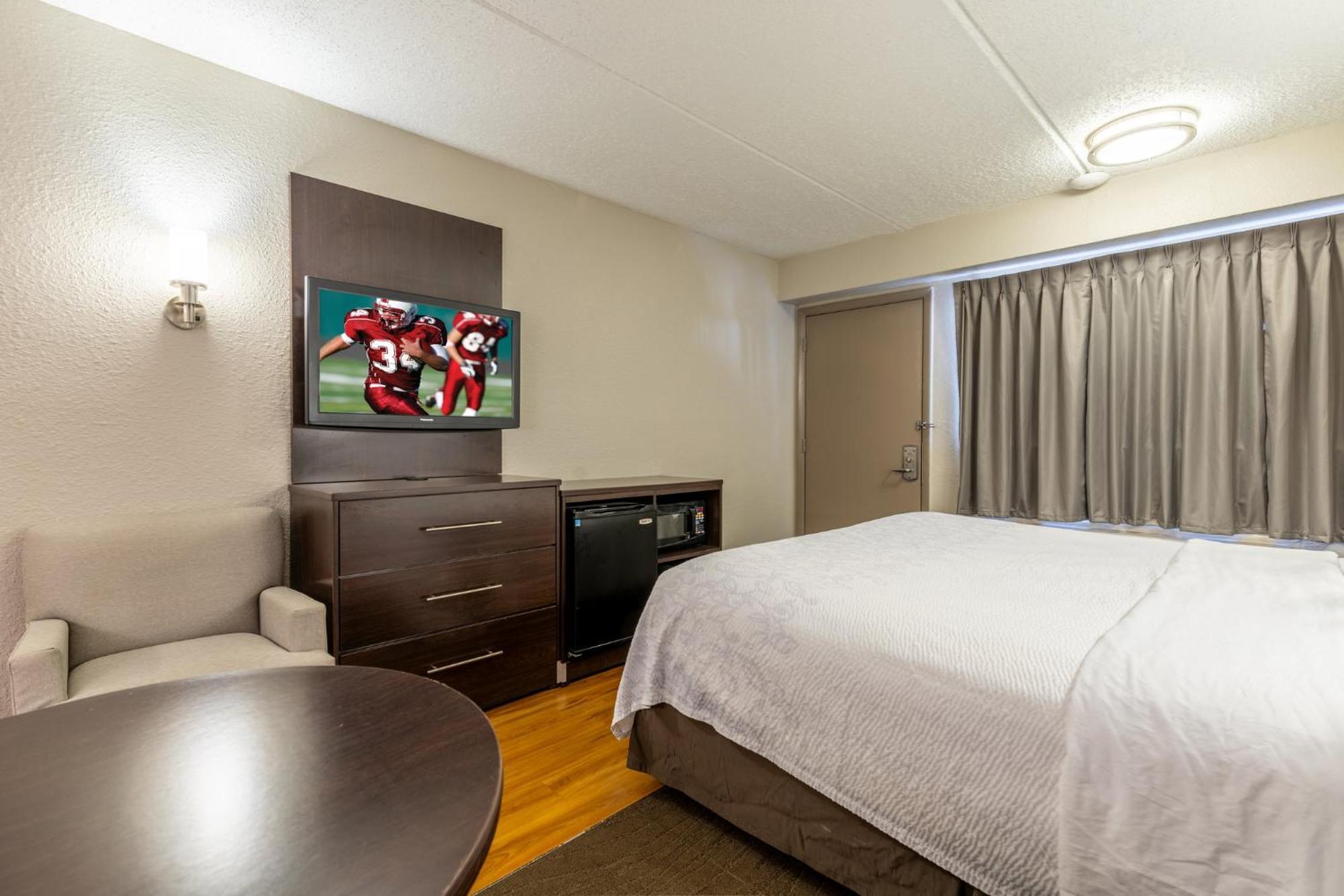 Red Roof Inn Plus+ Nashville Airport Bagian luar foto