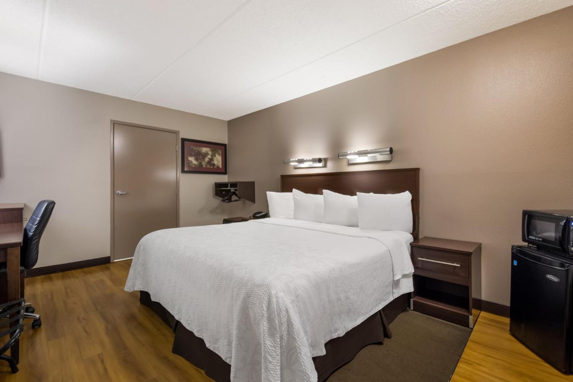 Red Roof Inn Plus+ Nashville Airport Bagian luar foto