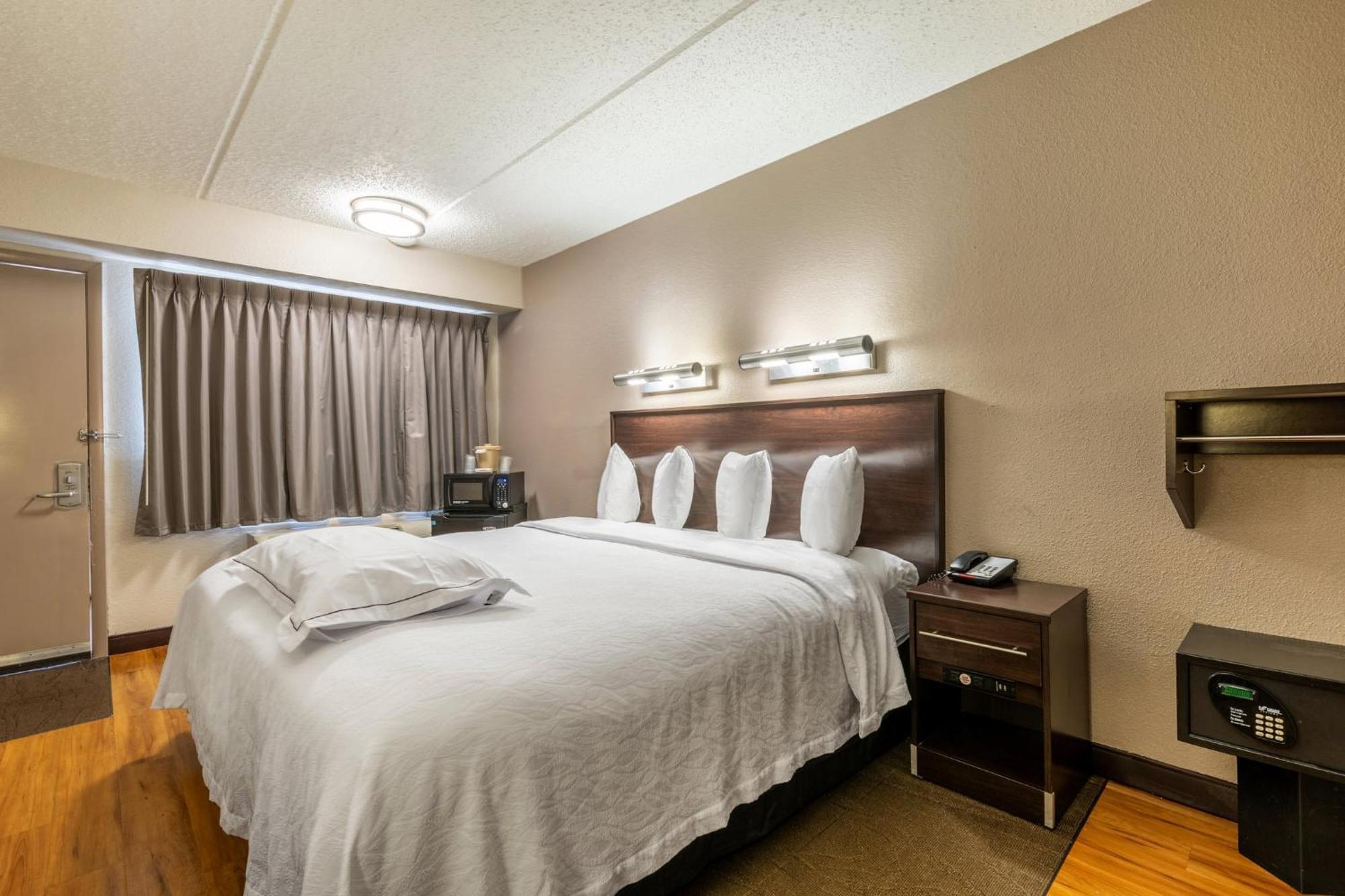 Red Roof Inn Plus+ Nashville Airport Bagian luar foto