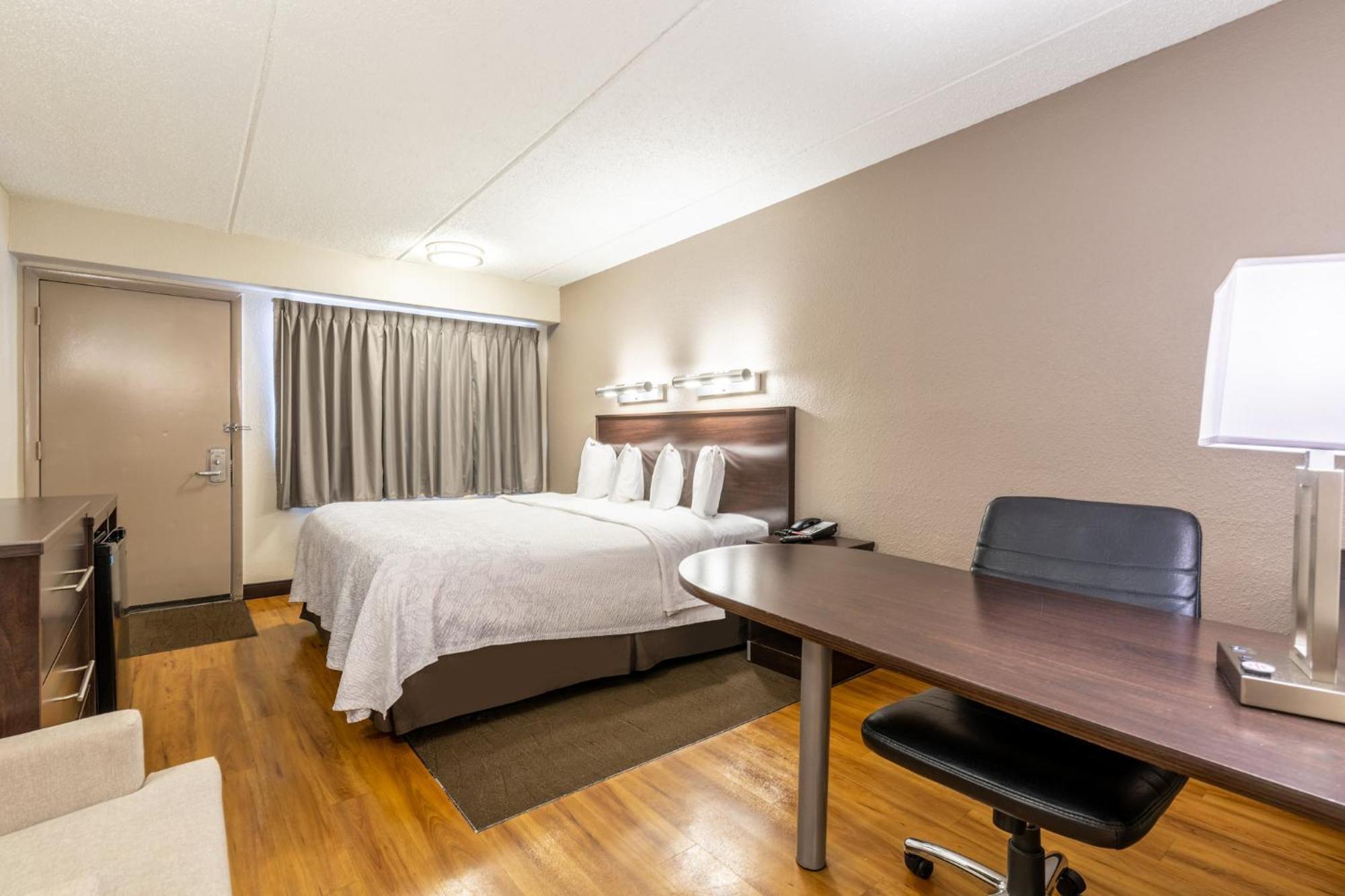 Red Roof Inn Plus+ Nashville Airport Bagian luar foto