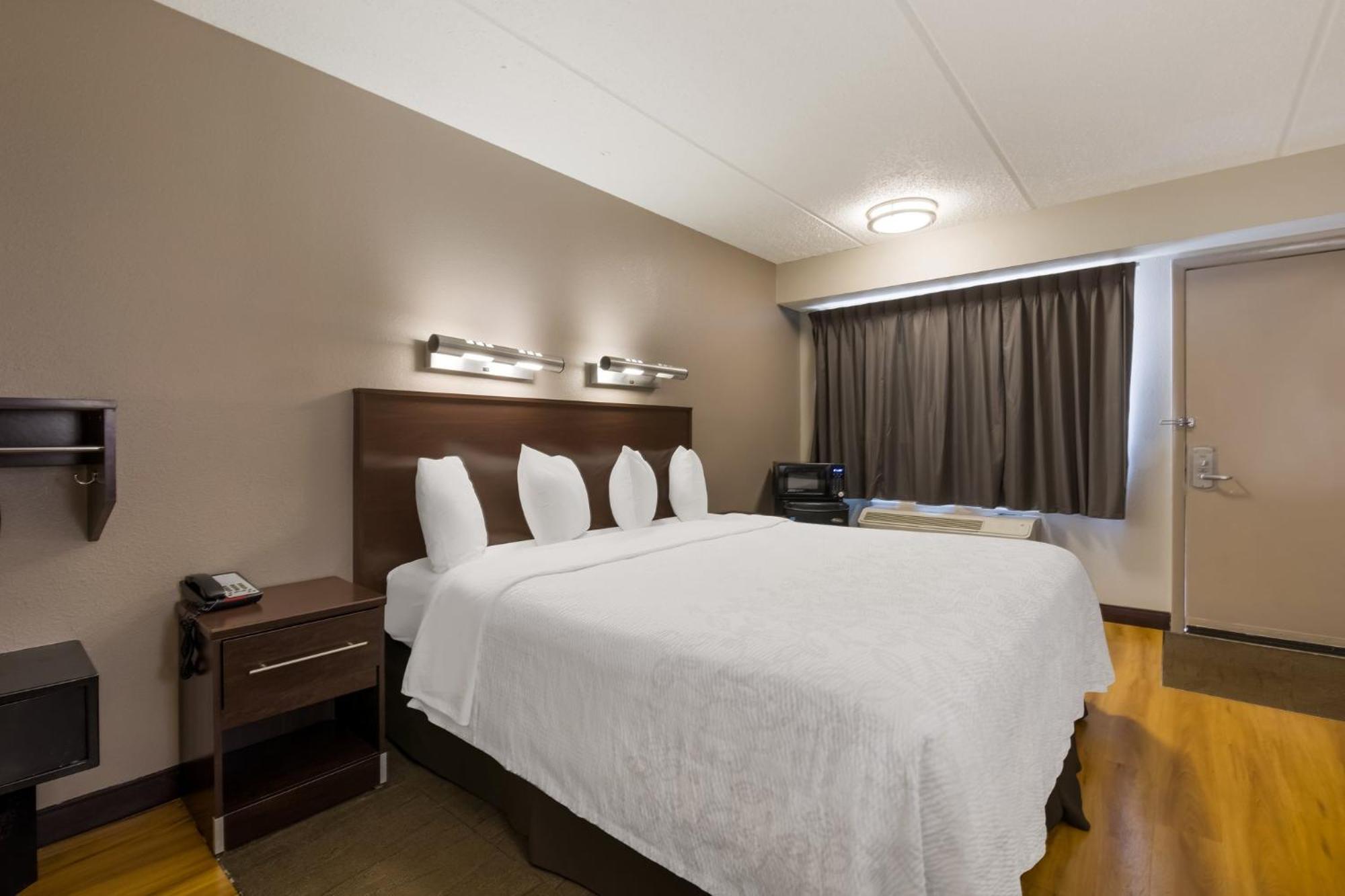 Red Roof Inn Plus+ Nashville Airport Bagian luar foto