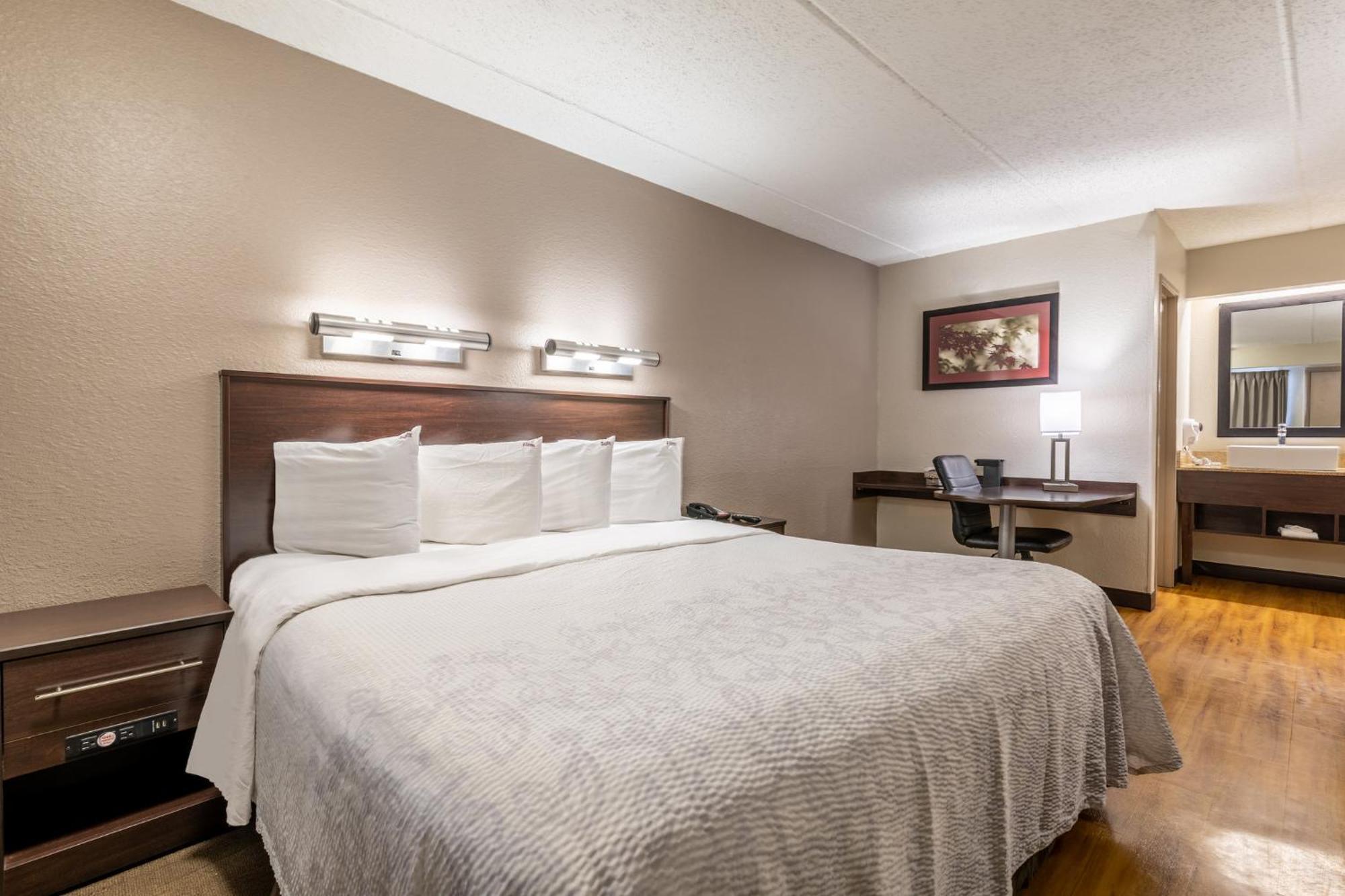 Red Roof Inn Plus+ Nashville Airport Bagian luar foto