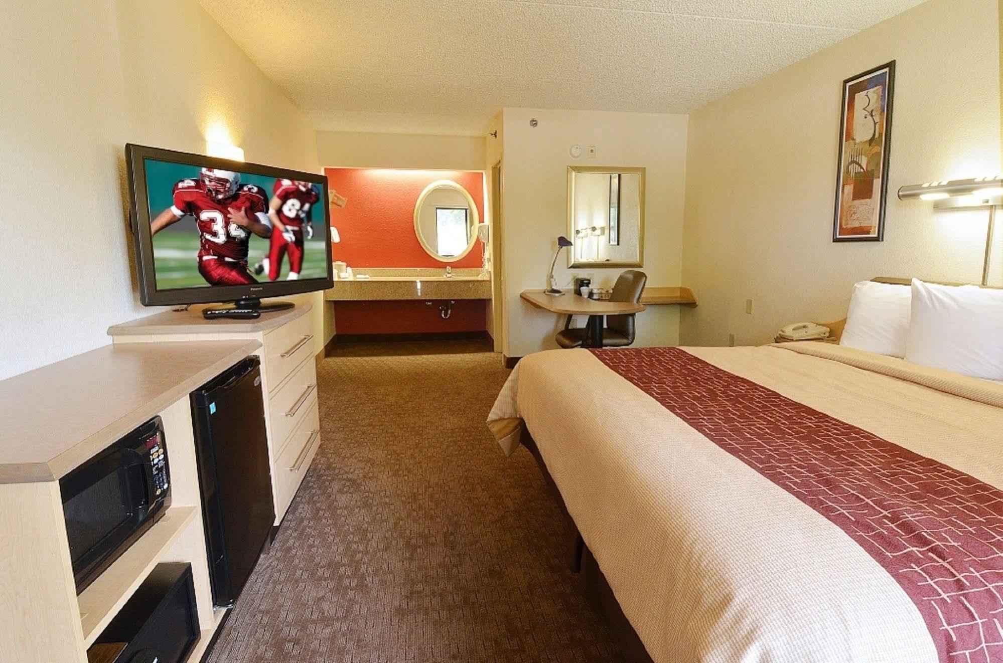 Red Roof Inn Plus+ Nashville Airport Bagian luar foto