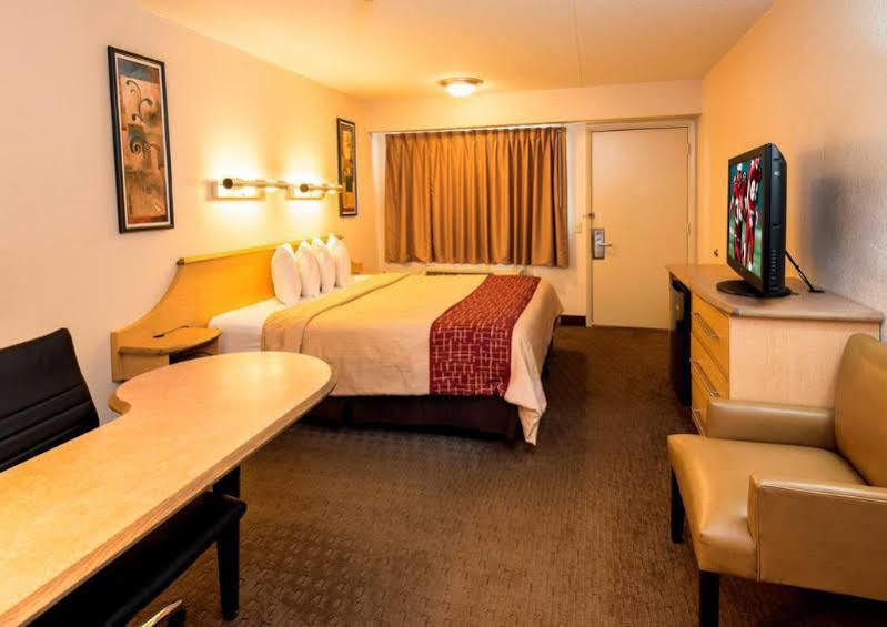 Red Roof Inn Plus+ Nashville Airport Bagian luar foto